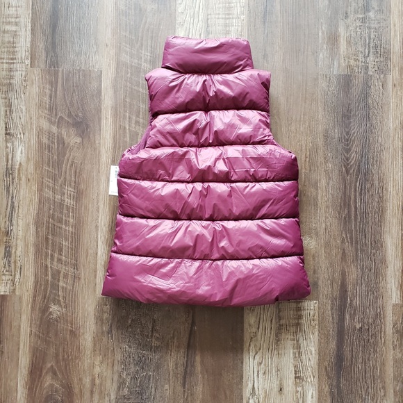 ♥️ XS Old Navy Maroon Puffer Vest-NWT - Picture 3 of 3